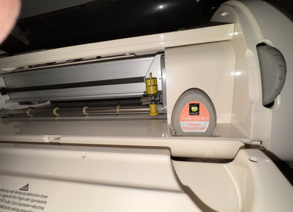 cricket expression Stand Alone Die Cutting Machine, Stand A Lone , No Internet