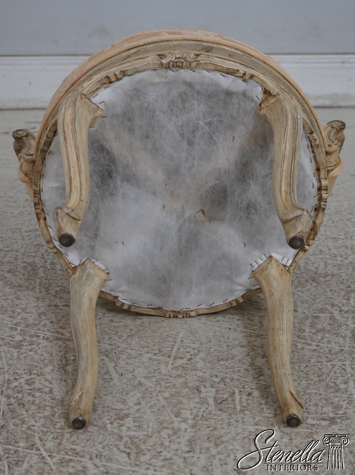 70582: Vintage Dressing Vanity w. Large Mirror & Stool