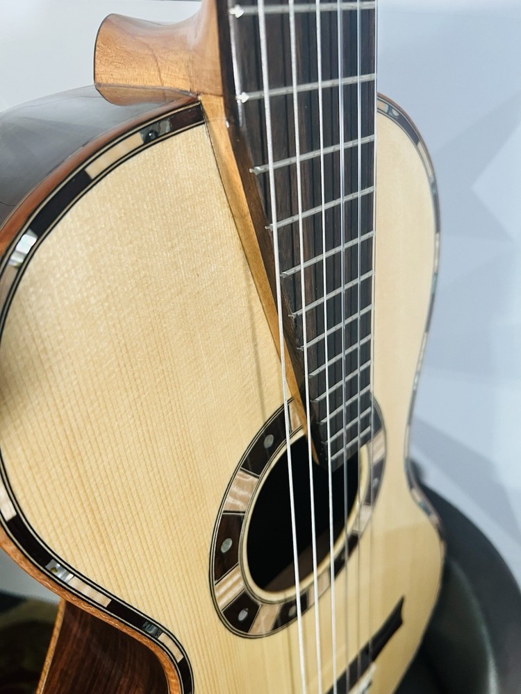 R Rodriguez Romantic Classical guitar