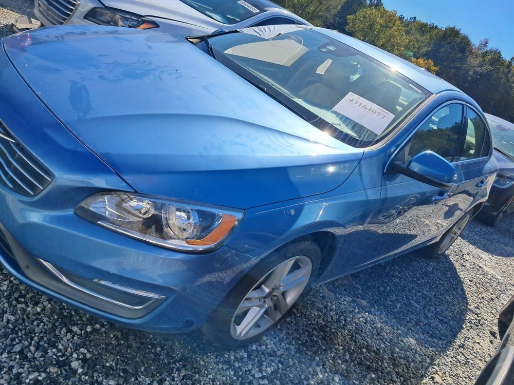 S60 2014 Glove Box 4848861