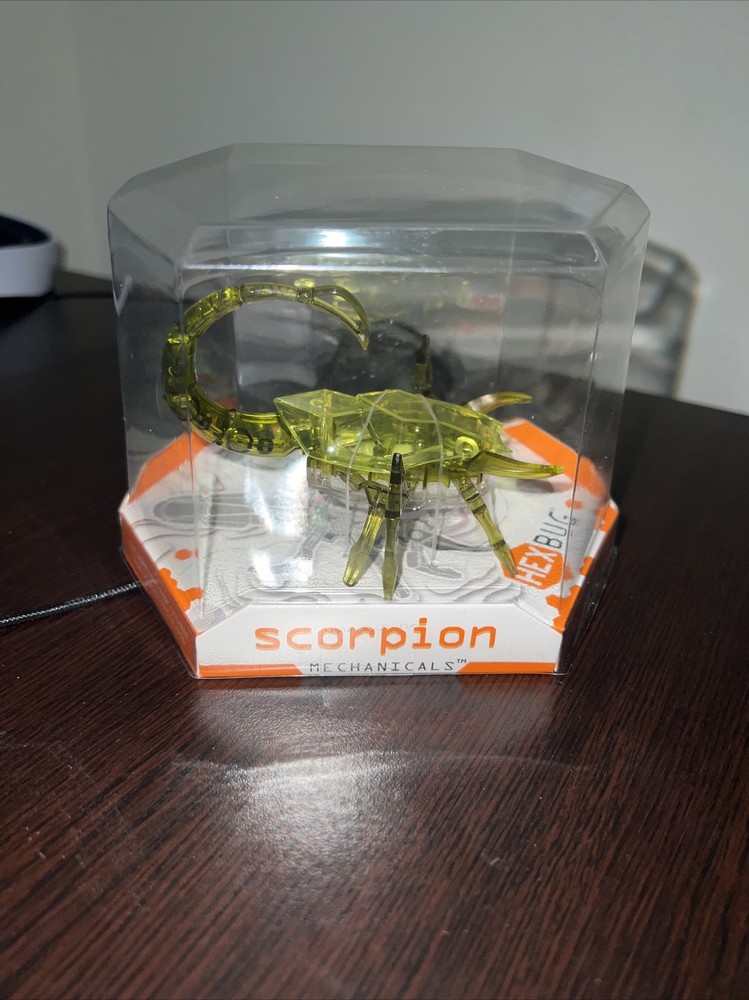 HEXBUG SCORPION YELLOW BRAND NEW Micro Robotic Creatures