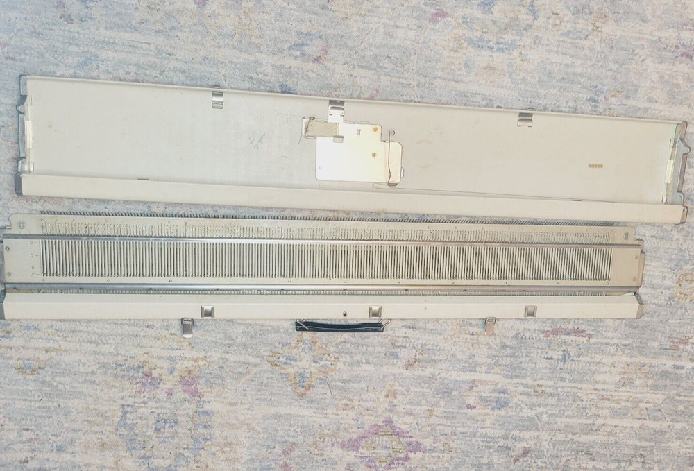 Silver Studio Model SK-105 Knitting Machine NEEDLE CASE ONLY Missing Parts AS-IS