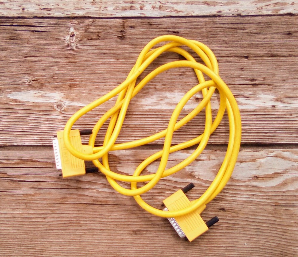 NICE LONG PARALLEL CABLE