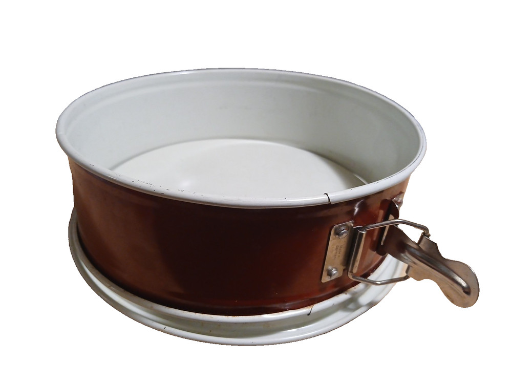 Cake Pan-Red-Round-9 inch Spring Form-Nordic Ware-Used