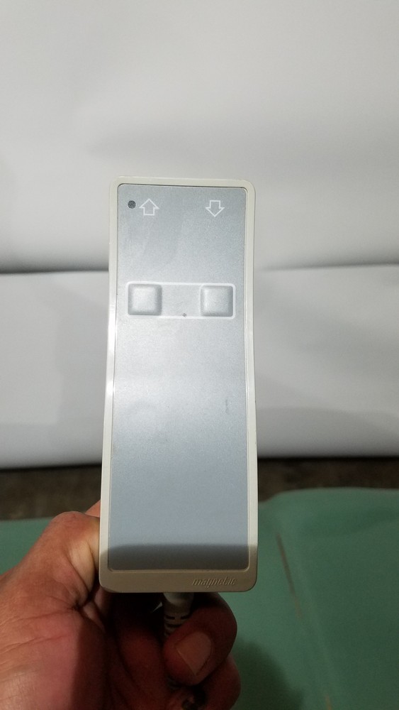 UMF 4070 Power Table With Hand Control