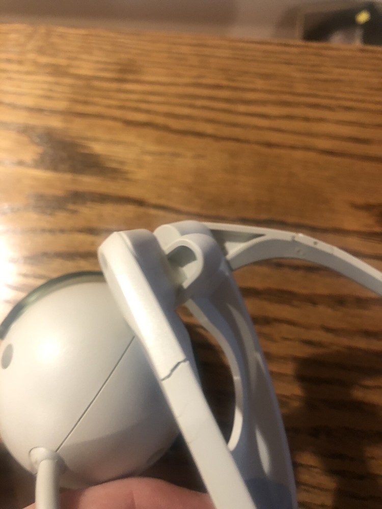 Logitech V-UD4 USB Wired Quickcam Web & Wired Microphone W/Extras