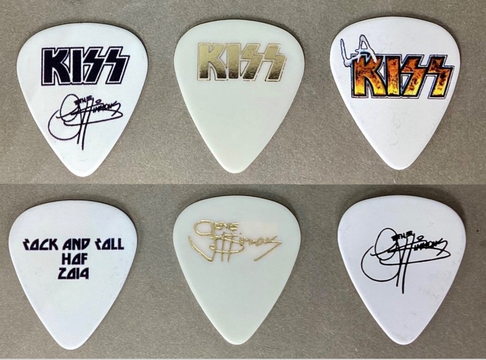 💥Great package of 3 KISS Gene Simmons guitar picks.. plus only $.99 shipping!💥
