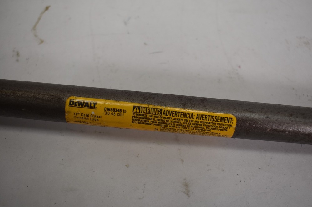 DeWalt DW5950B15 12" × 3/4" Hex End Bull Point Chisel Bit