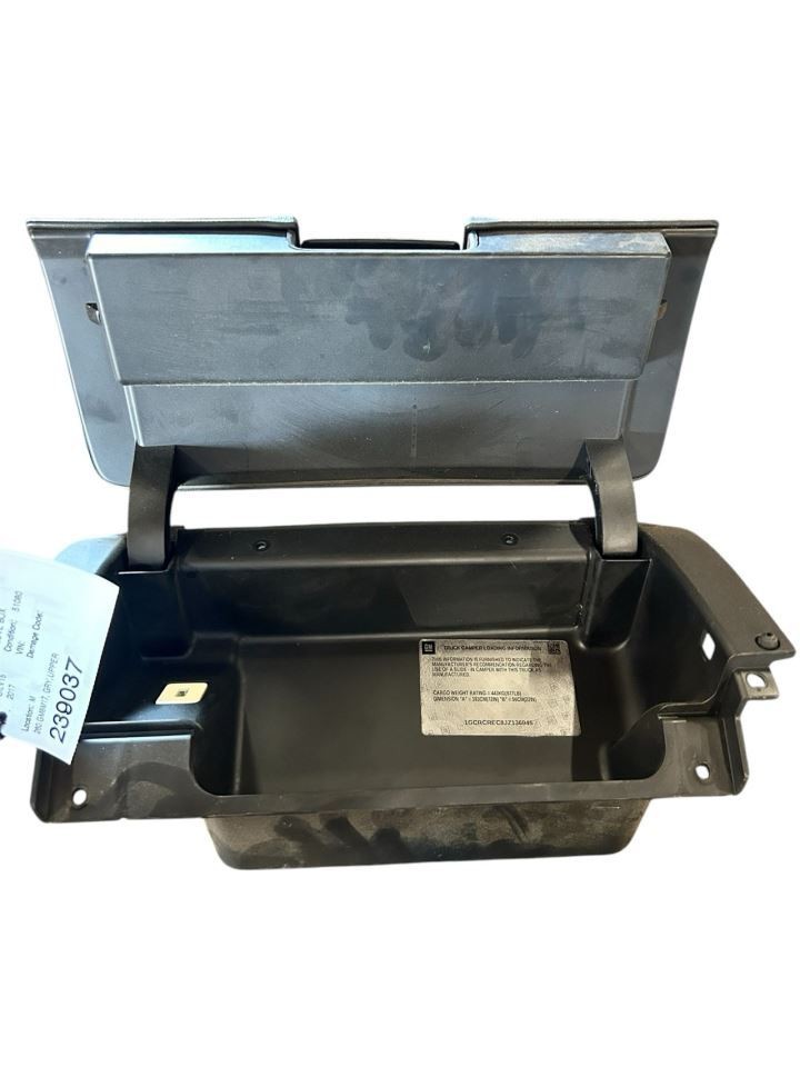 SILVRDO15 2017 Glove Box 18748