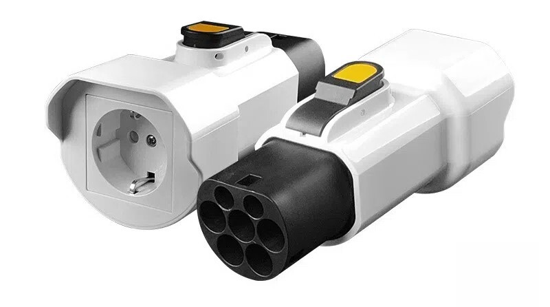 Type 2 Male Plug to Schuko Socket EV Charging Adapter, EV Connector 16A, 220V