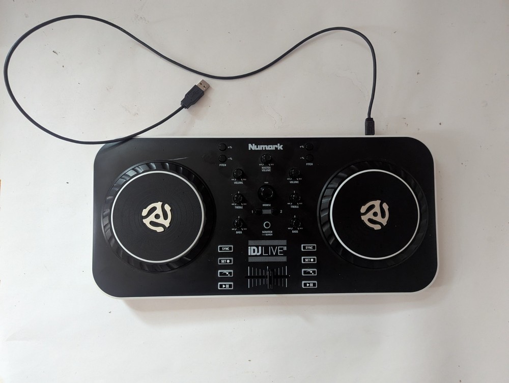Numark iDJ Live II | DJ Controller for Mac, PC, iPad, iPhone and iPod Touch