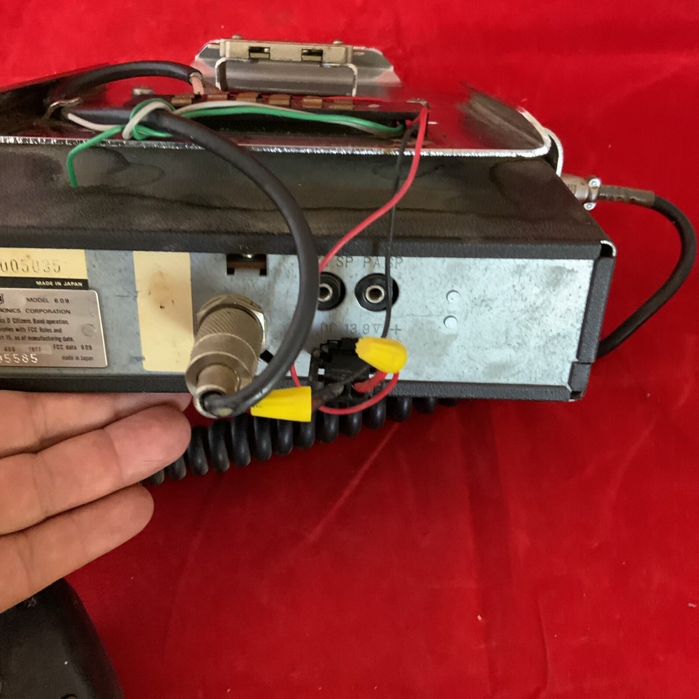 Royce CB 609 - 40 Channel Base Transceiver & Mic With Bracket Power? Untested