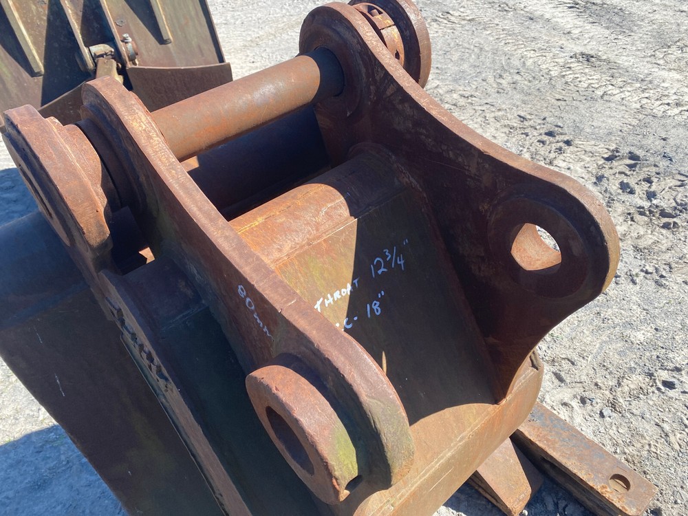 Geith 2 over 3 Excavator Grapple Attachment, 80mm Pins