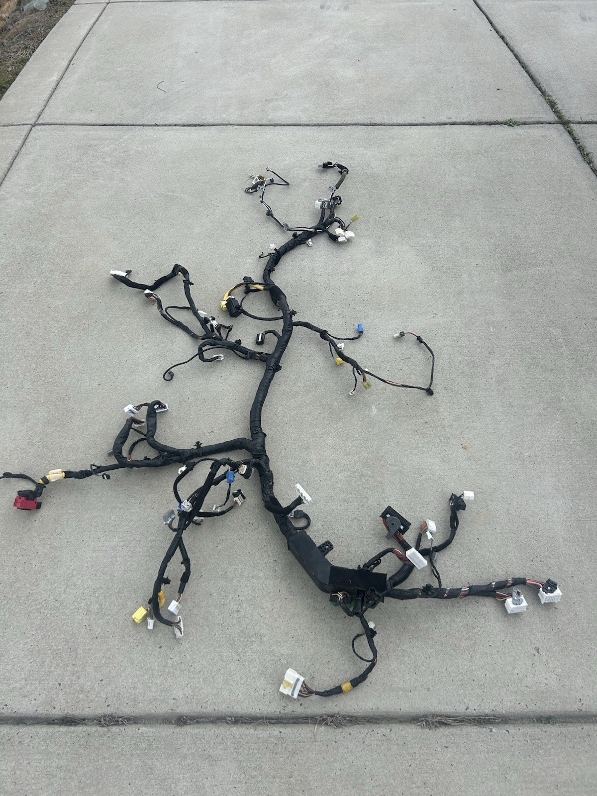 Genuine Hyundai Wiring Assembly - Front (Part No.: 91151-4R020)