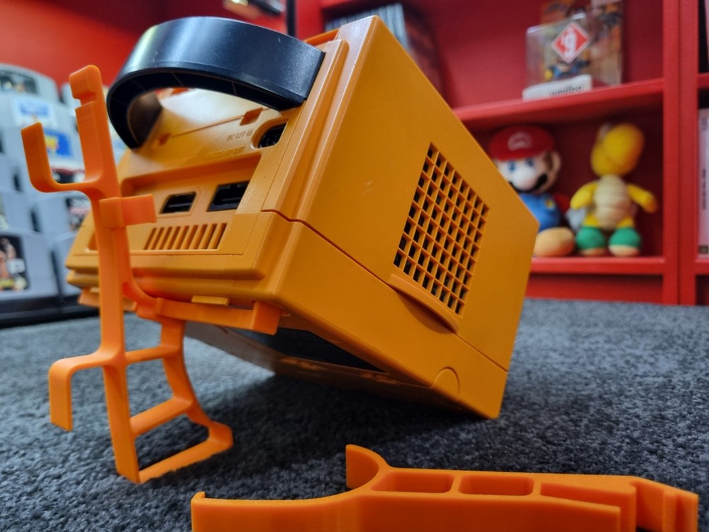 Nintendo GameCube Controller Display Stand –Console Holder | Retro Games