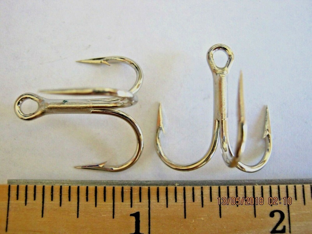 30 Eagle Claw treble hooks 3x strong  size 1 short shank nickle replacement hook