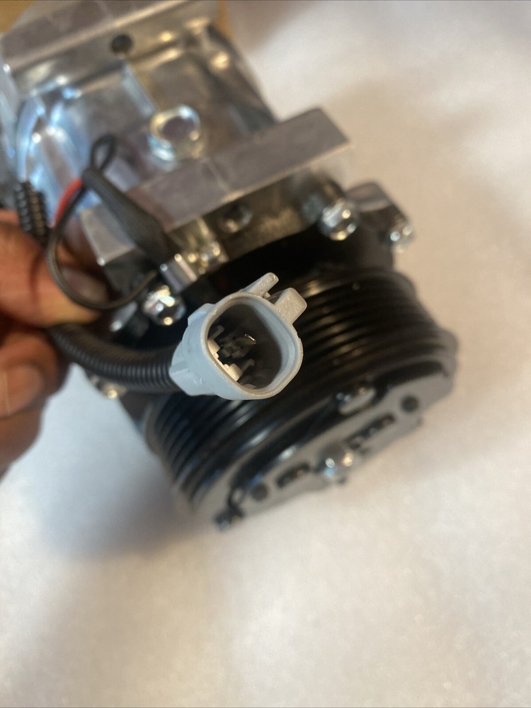 New Auto Compressor CO 7H15 A/C Compressor, 9X5 Inches