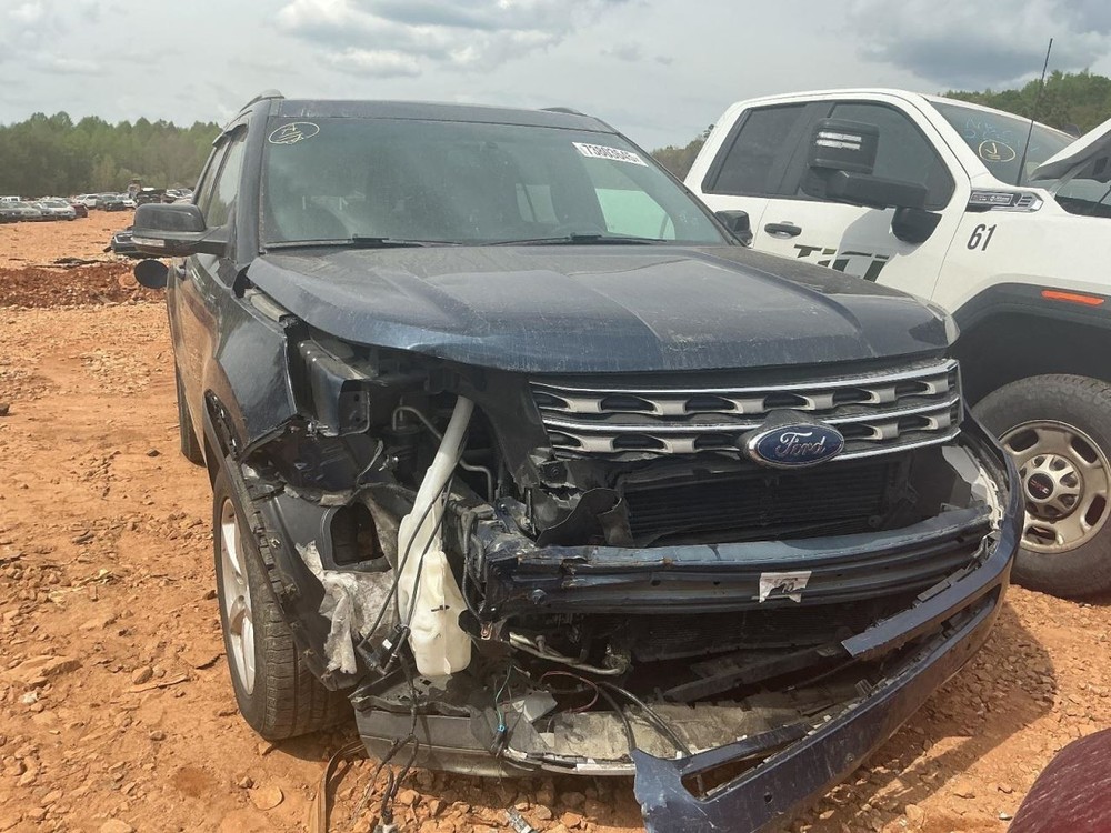 EXPLORER 2017 Glove Box 5028918