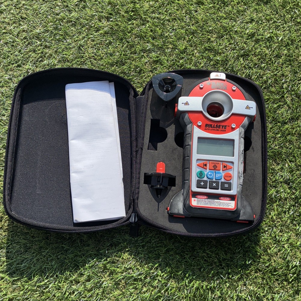 Black & Decker BDL190S Bullseye Auto Leveling Laser w/Stud Sensor + Storage Case