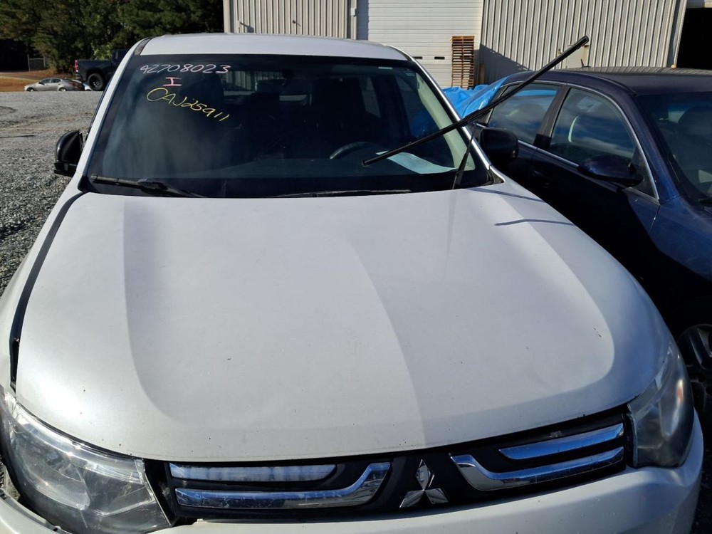 Engine ECM Electronic Control Module 2.4L Fits 14-15 OUTLANDER 4847668