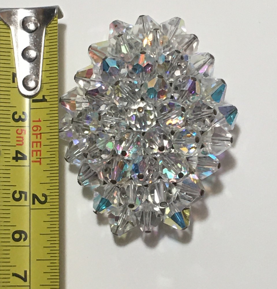 1960s CRYSTAL BEADED BROOCH EXCELLENT CONDITION