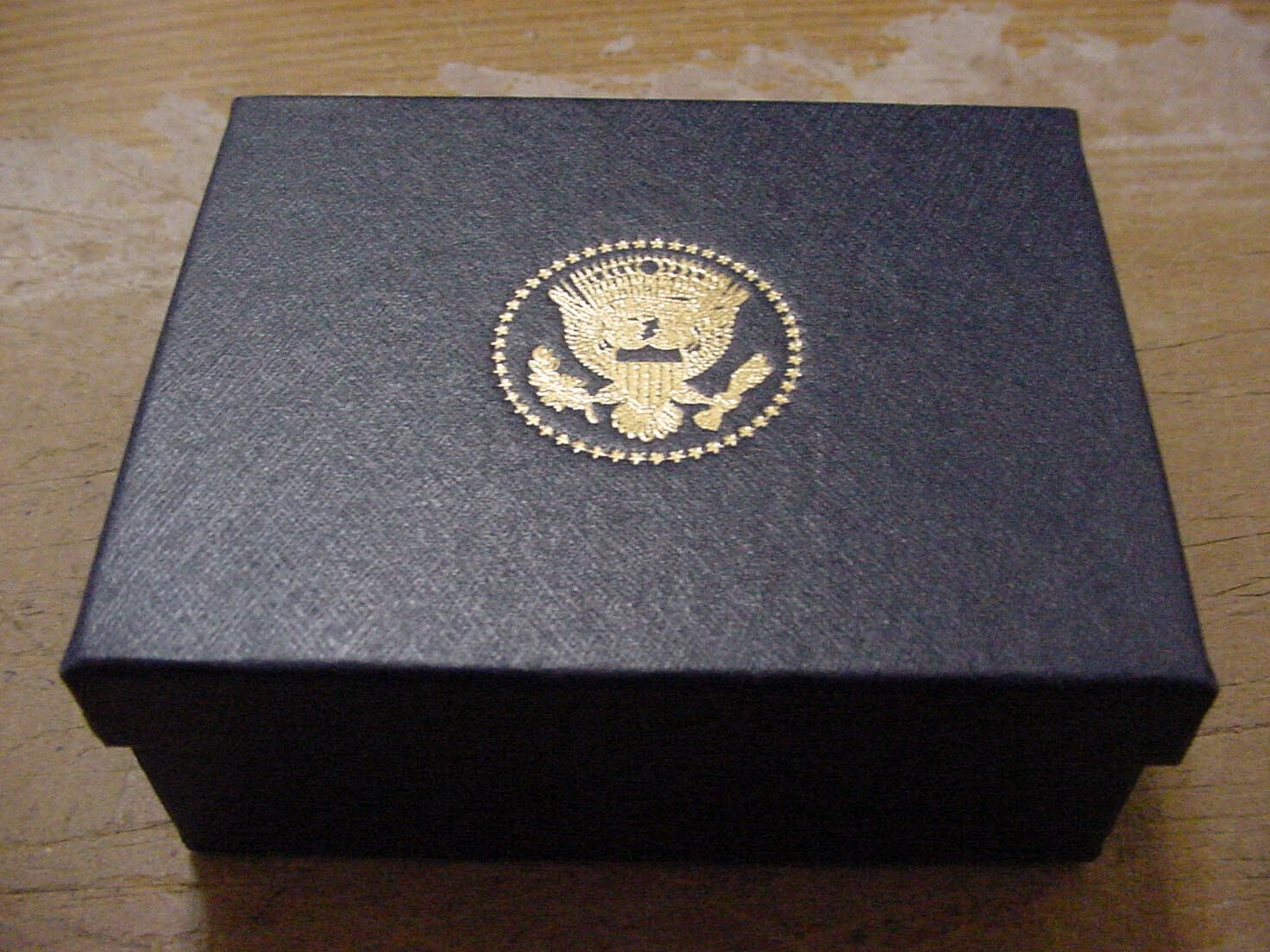 Pair of President Trump Official issued white house staff cufflinks-Free Shippi