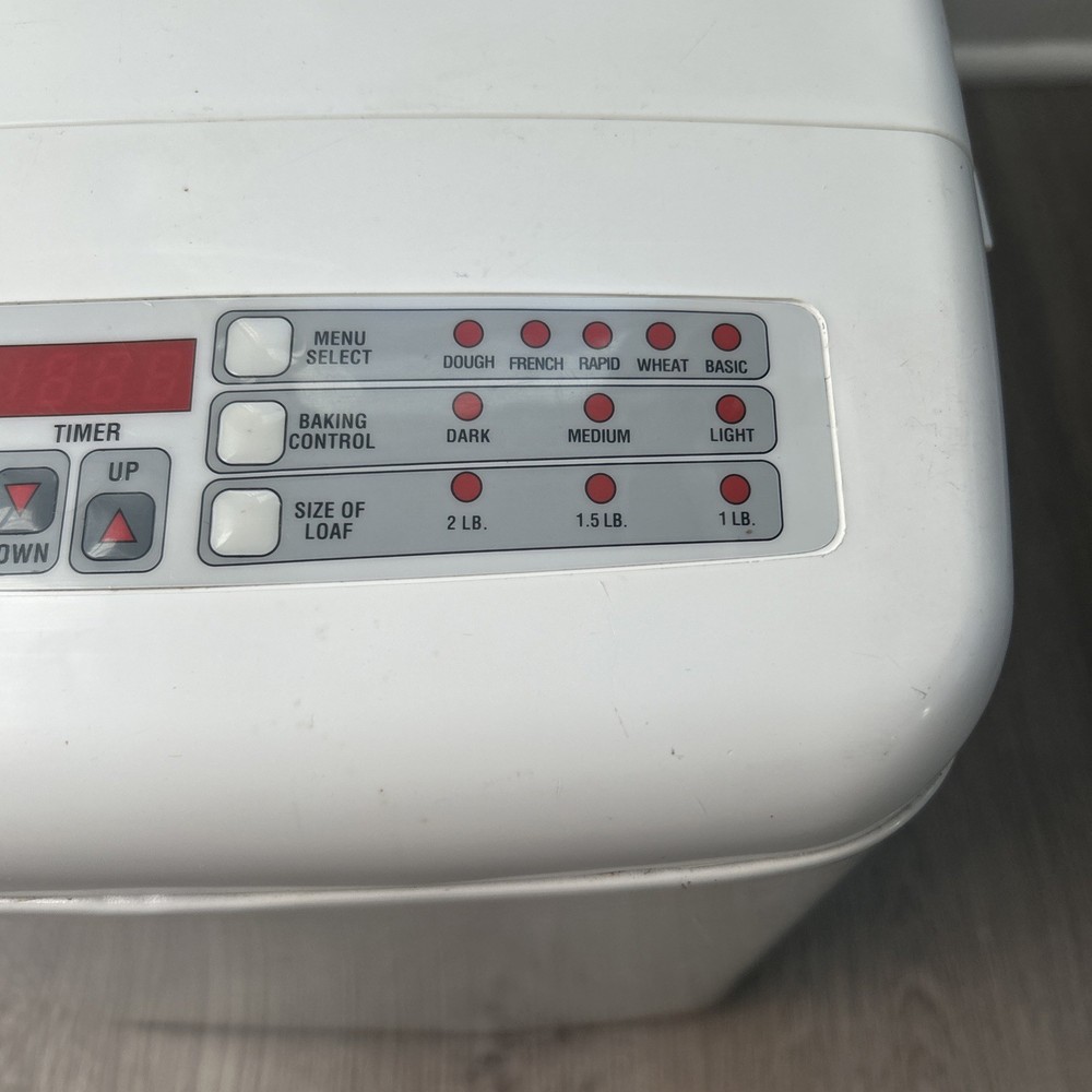 Welbilt The Bread Machine Maker ABM600 White 2lb Loaf Automatic Tested Working