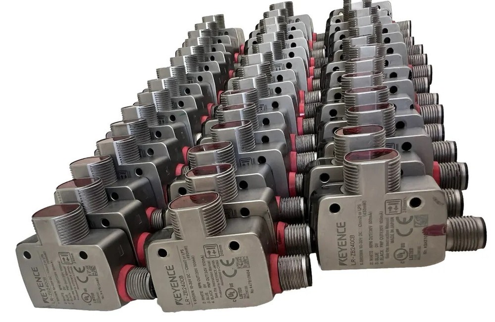 Keyence LR-ZB240CB Laser Sensor