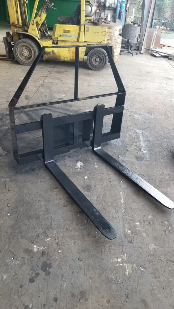 AVANT LOADER PALLET FORKS