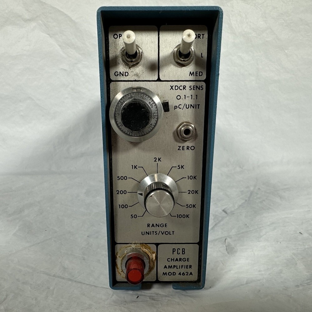 PCB Piezotronics Shear 462A Accelerometer Charge Amplifier