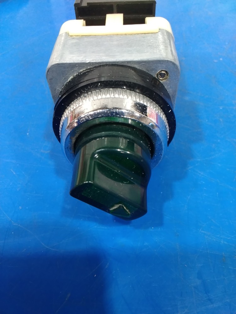 Fuji AH30-PL2 Selector Switch Green