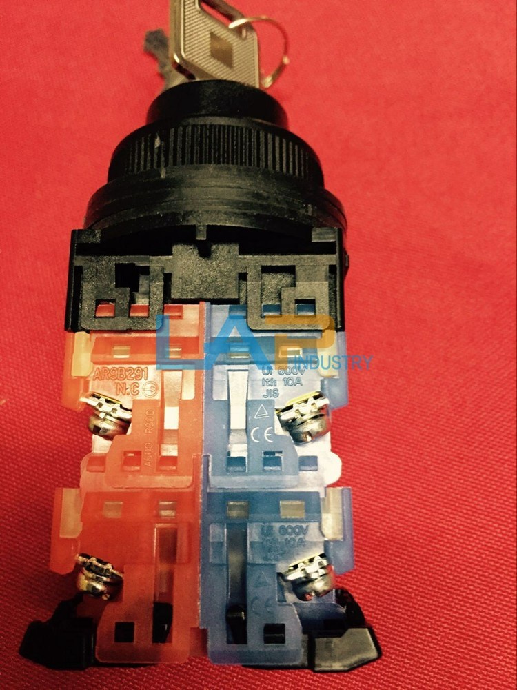 1PCS NEW FOR FUJI AR30JR-2A22A Key Selector Switch