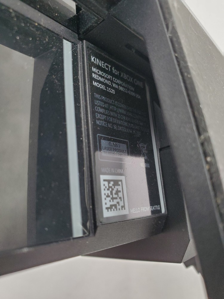 Microsoft Xbox One Kinect Sensor 1520 Genuine Motion Sensor Bar TV Mount Bundle
