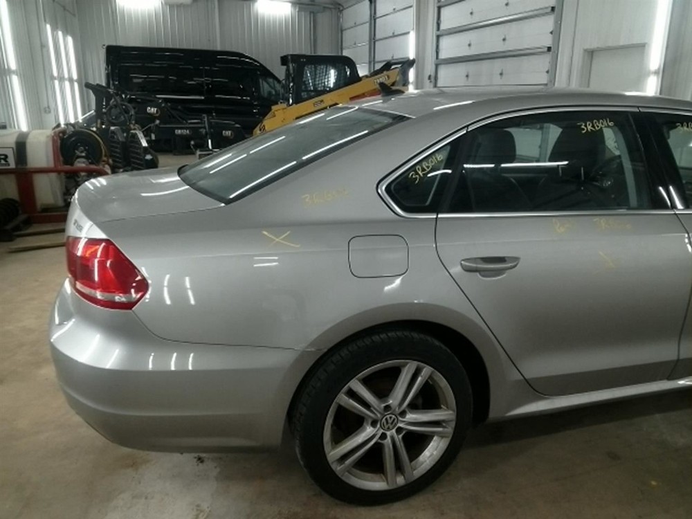 PASSAT 2014 High Mounted Stop Light 104805528