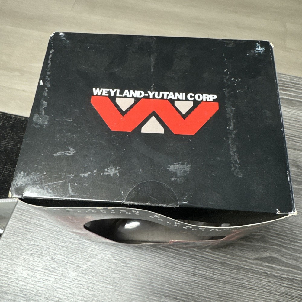 2016 Eaglemoss Alien & Predator Figurine Collection The Predator