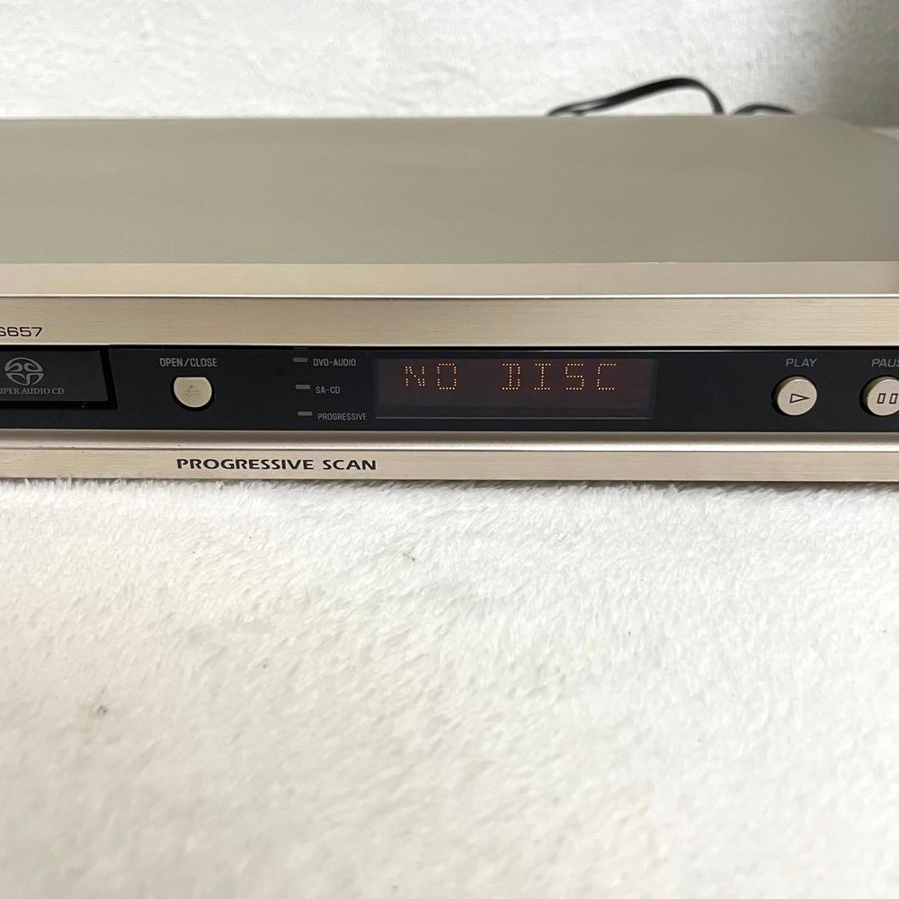 YAMAHA DVD-S657 Universal Player CD SACD DVD Remote Slim Tested FullyFunction