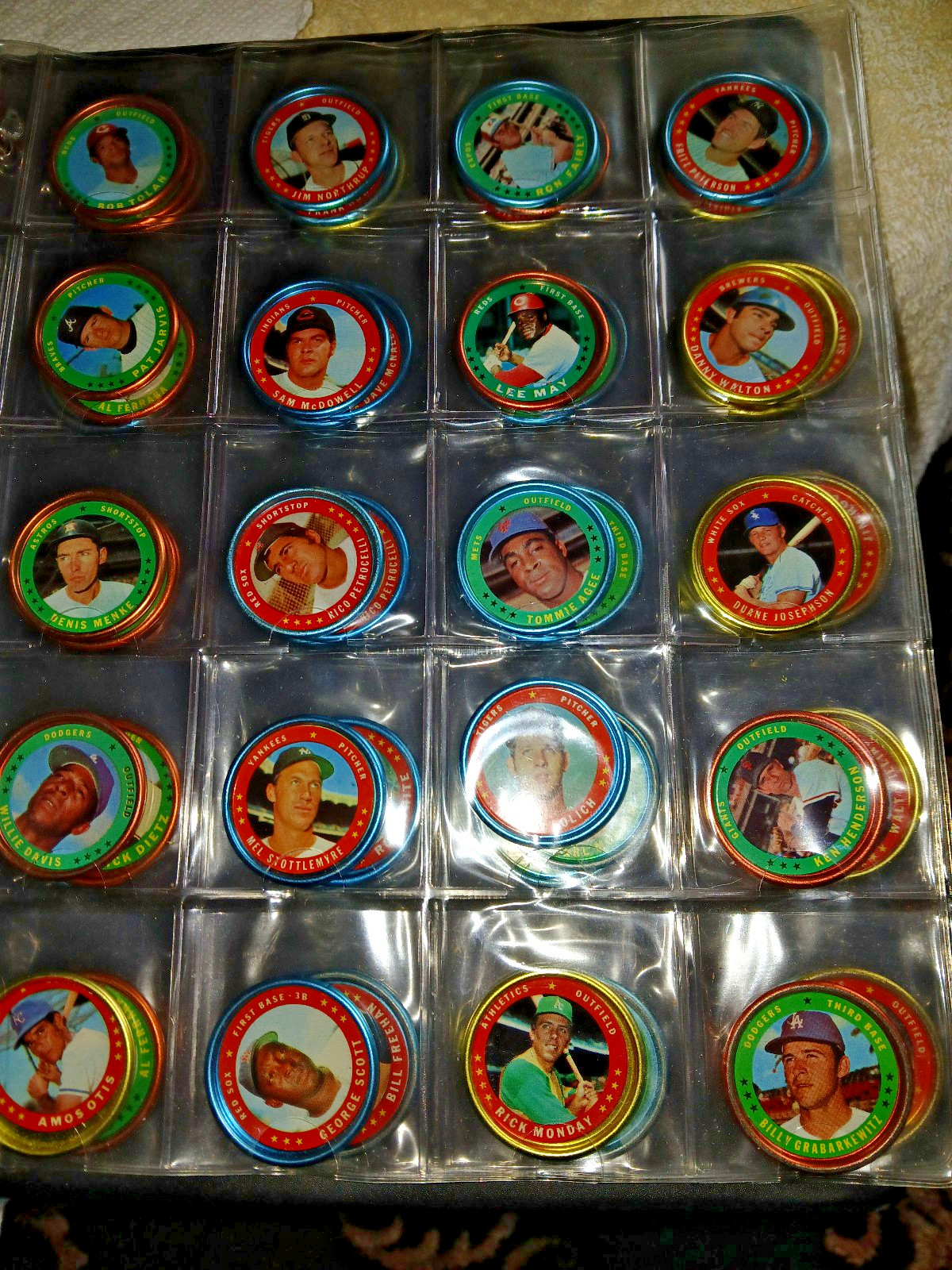 Topps Baseball Coins 1971 you pick from photos even some hall of famers