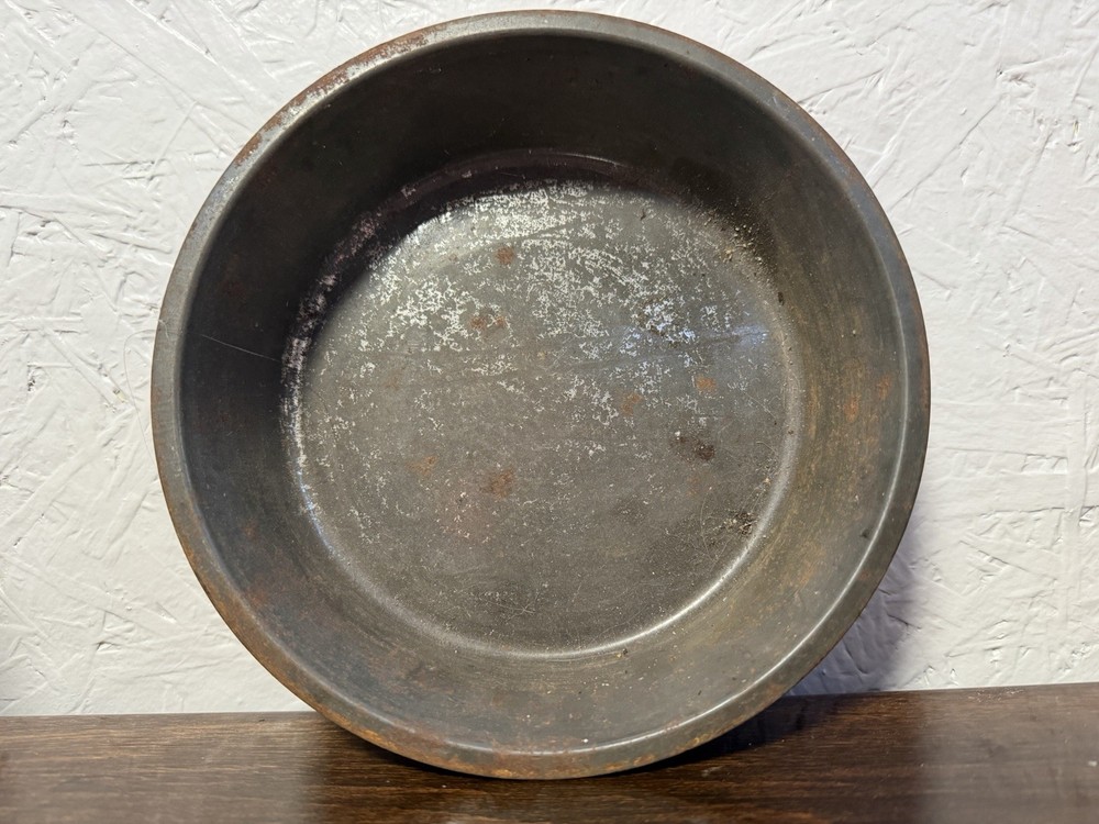 Round Primitive Pan 6.5 Inches