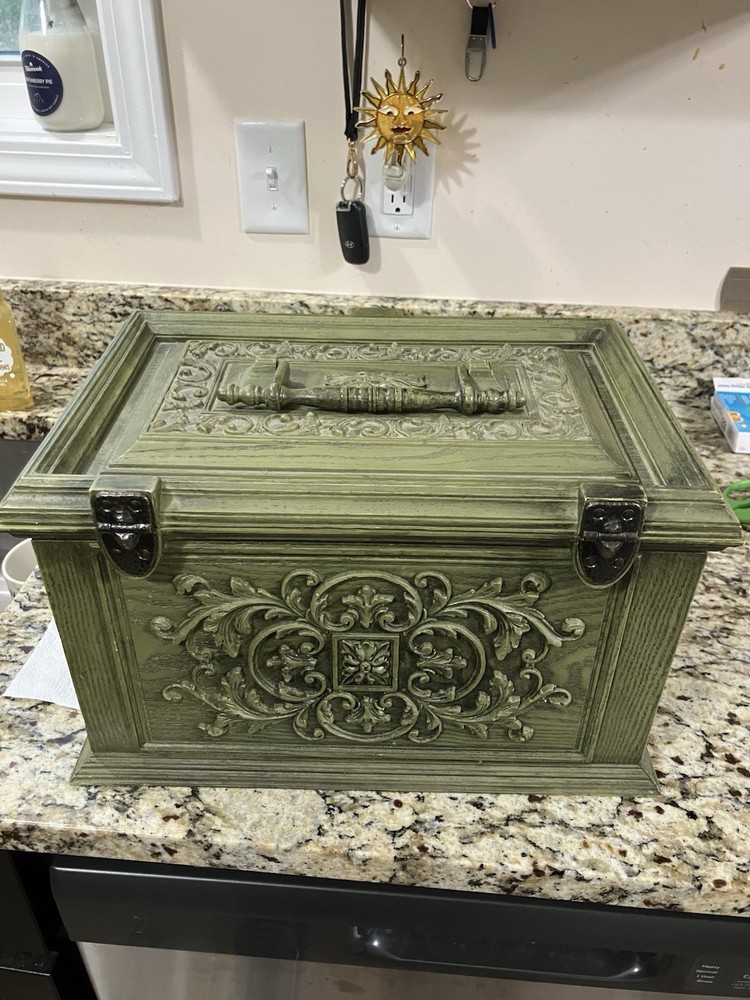 Green Plastic Ornate Decorative Sewing Box with Compartments for Storage