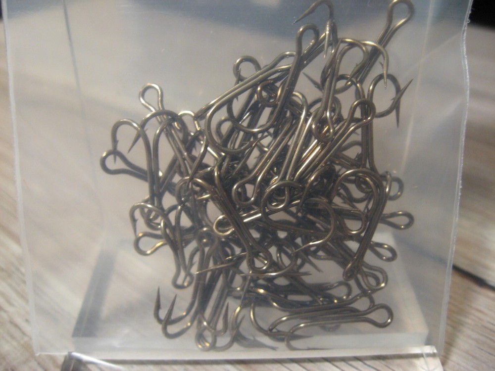 50 Eagle Claw Size 6 Bronze 274 Double Loose Fish Hooks