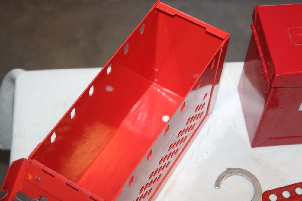 2 Master Lock Portable Group Lock Boxes 498A w/Tool