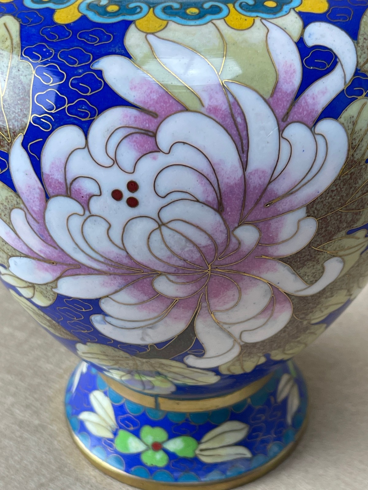 Vintage Chinese Cloisonne Enamel Vase Blue Chrysanthemum Floral Brass 10”