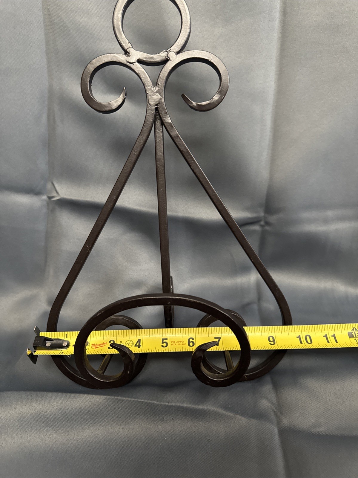Vintage - Wrought Iron -Ornate Scroll Display Easel - Plate/Picture/Book/Artwrk
