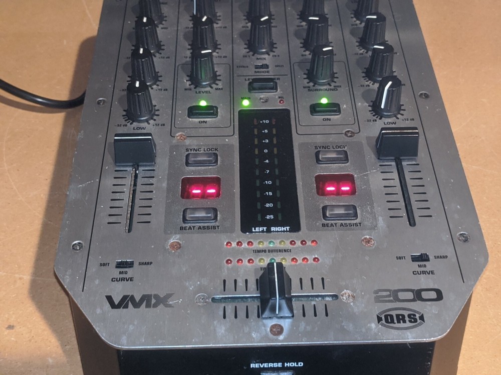 Behringer VMX200 PRO VCA PROFESSIONAL DJ Mixer 2 CHANNEL Nice & Working