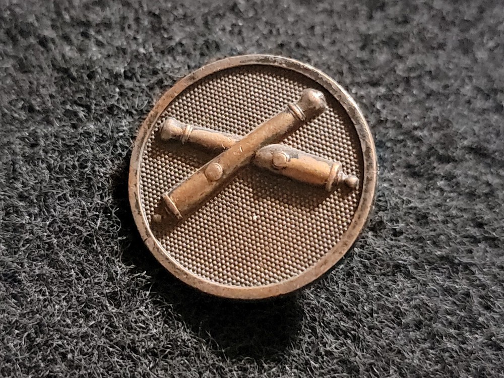Bronze WW1 Field Artillery Enlisted Collar Disk