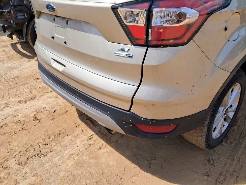 ESCAPE 2018 Glove Box 4753871