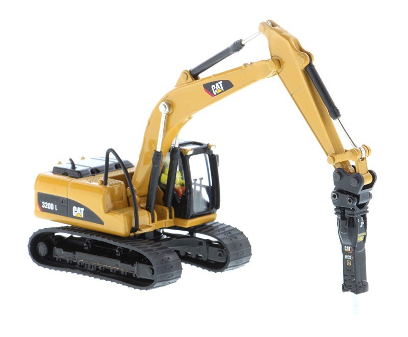 Diecast Masters Caterpillar 320D L Excavator with Tools 1/87 85652