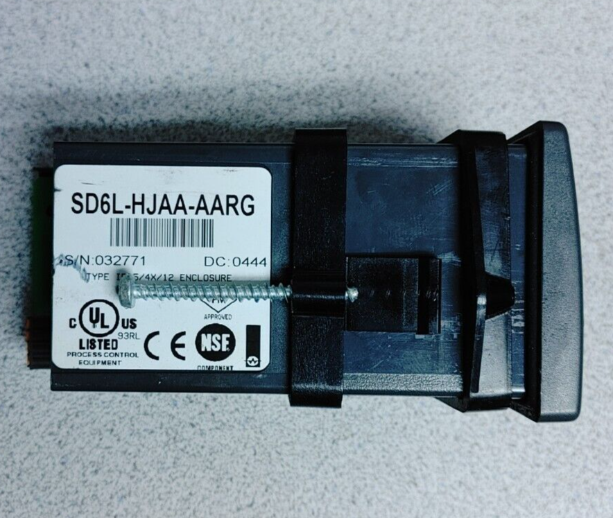 WATLOW SD6L-HJAA-AARG PANEL MOUNT TEMPERATURE CONTROLLER NEW! WOW!