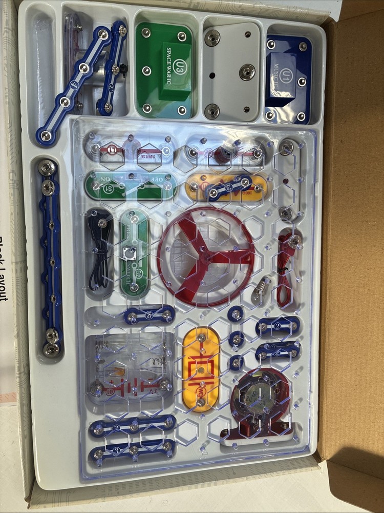Snap Circuits Jr. By Elenco Model SC-100 Fun Learning Electronics Kit NIB