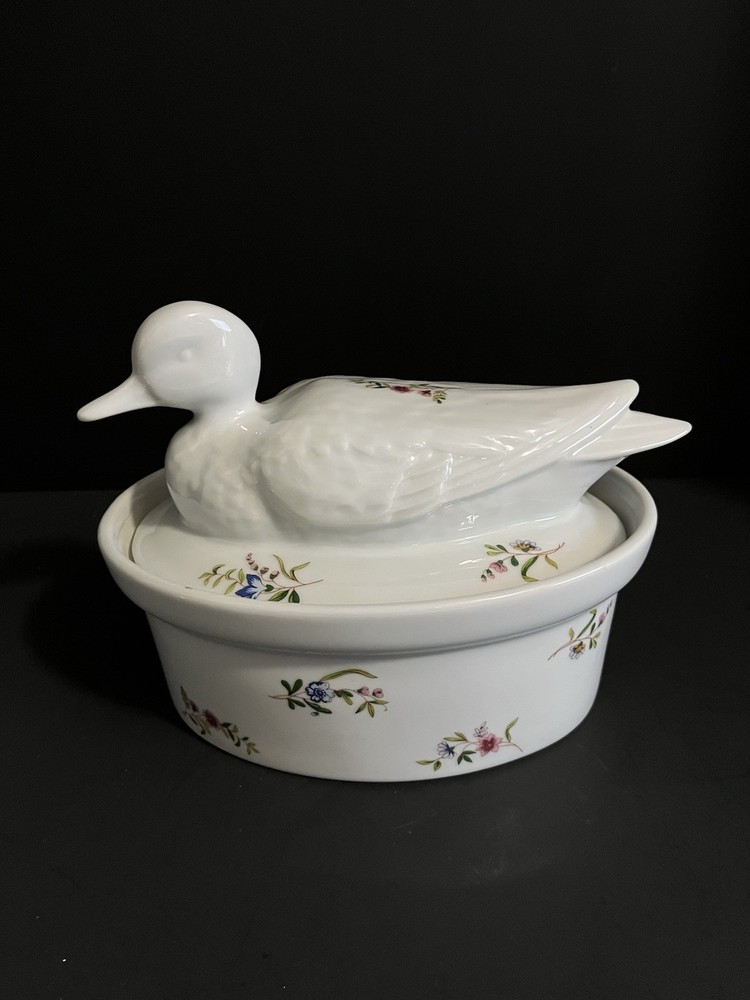 BIA Cordon Bleu ceramic duck covered casserole dish